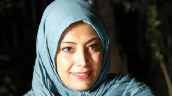 عکس لادن طباطبایی با دختر جوانش در آمریکا + پوشش مادر و دختری را ببینید !