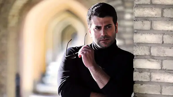 بچه مهندس در ورزشگاه آزادی/ فقط طرفدار پرسپولیس هستم! + فیلم