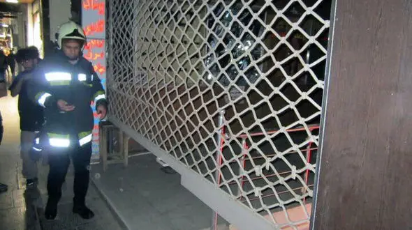 حبس شدن 35 زن و مرد اصفهانی در یک پاساژ  + عکس