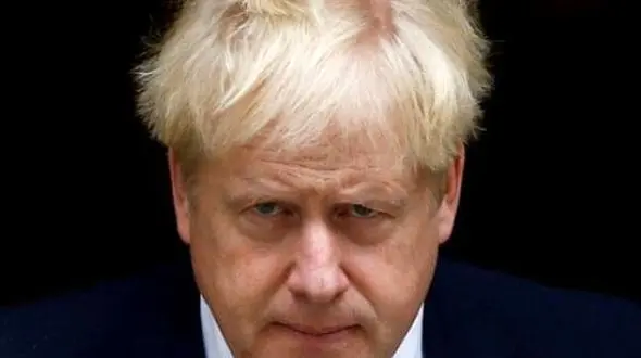 خطر مرگ کرونایی از بیخ گوش جانسون گذشت