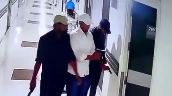 باند مسلح مجرم معروف را در بیمارستان به قتل رساند