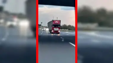 فیلم وحشت آفرینی راننده کامیون مست در بزرگراه