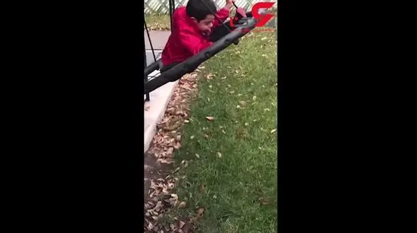 اشک های کاربران فضای مجازی برای زندگی دردناک 2 برادر خاص در کنار هم + فیلم