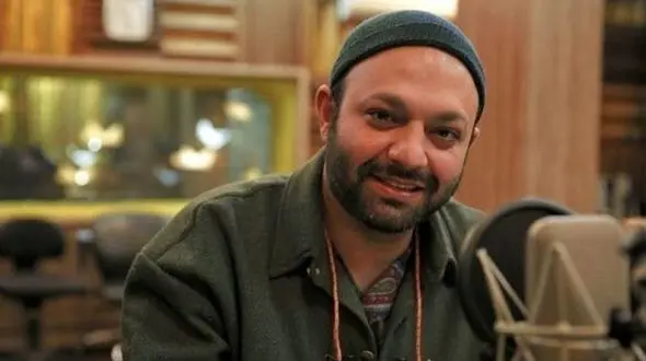 استایلی که از خانم‌ها انتظارش رو داشتیم توسط صابر ابر زده شد؛ سبیل در کنار طاووس!