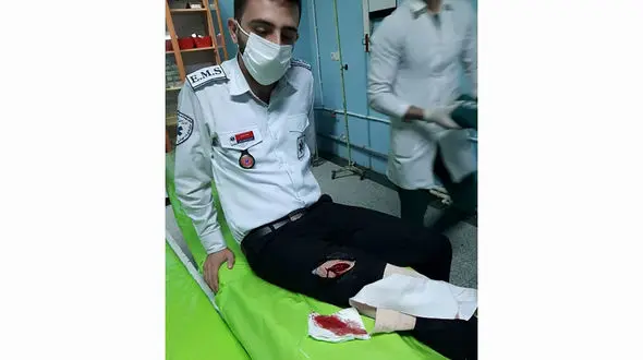 حمله مردان ناشناس با چاقو به اورژانسی های سقز +عکس