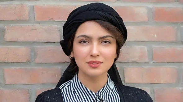 منشوری ترین عکس مونا کرمی با این خانم پرحاشیه / اینجا ایران است یا اروپا؟!