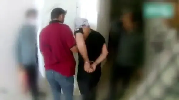 وحشی های قزوین دستگیر شدند + فیلم حمله به یک زن در خیابان خلوت