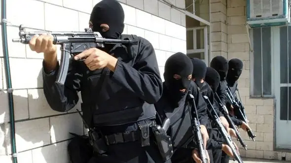 ربودن پسر بچه ۶ ساله از در خانه اشان در بندر عباس / پلیس با چنگ و دندان بچه را از دست آدم ربایان گرفت