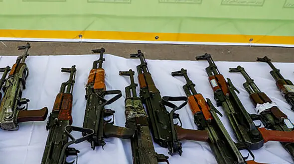 بازداشت 63 مرد مسلح با 76 اسلحه جنگی و شکاری در خوزستان
