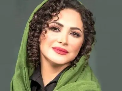 فیلم / نگاهی به تغییر دکوراسیون و چیدمان خانه لوکس کمند امیرسلیمانی برای عید امسال / خانه ای از بهشت به این خونه و چیدمانش میگن !