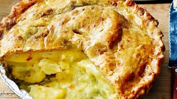 پای سیب زمینی پنیری با عطر سیر+دستور تهیه