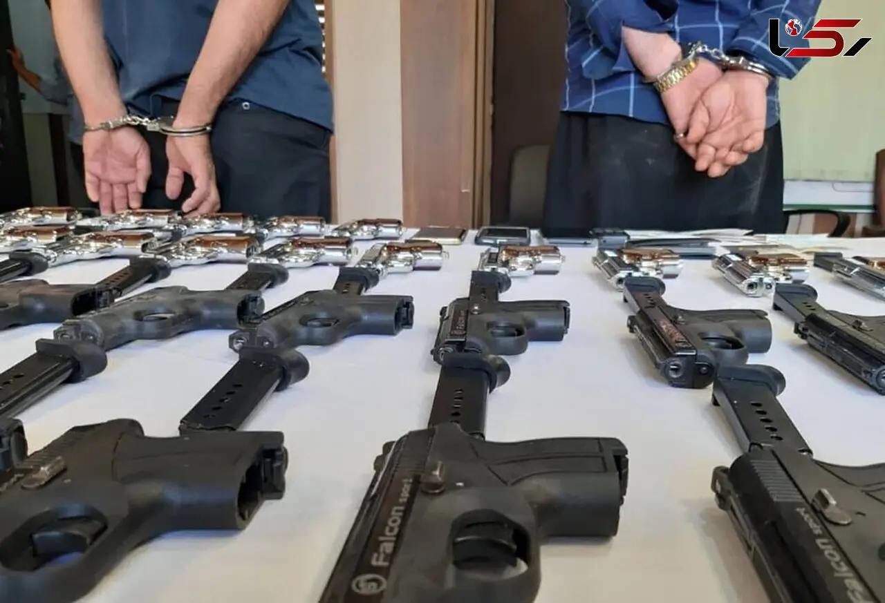 قاچاقچیان با 49 قبضه سلاح و 153 کیلو مواد مخدر به دام مرزبانان افتادند