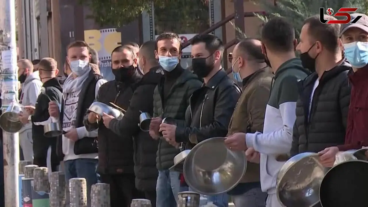 رستوران‌داران با نواختن قابلمه‌های خالی به دولت اعتراض کردند + عکس
