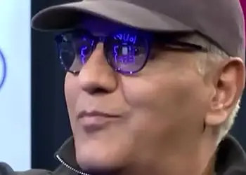 فیلم / مهران مدیری از خجالت امیرحسین قیاسی درآمد ! / قیاسی برای اولین بار جلوی میهمانش کم آورد ...