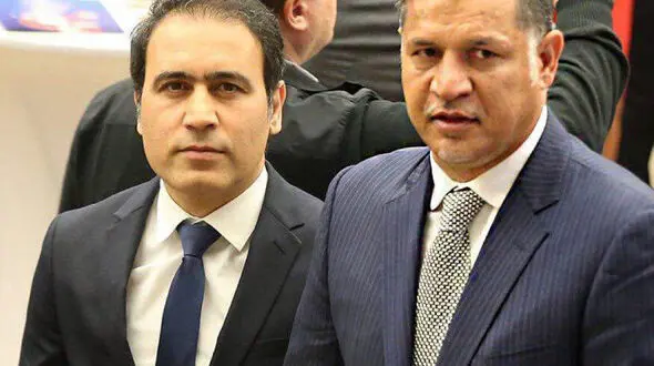 عکس یادگاری علی دایی و مهدی مهدوی کیا در مراسم قرعه‌کشی جام جهانی