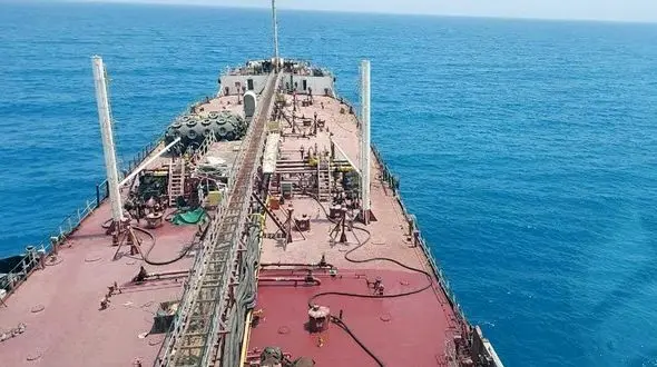 کشتی نفتکش خارجی به اتهام حمل ۲ میلیون لیتر سوخت قاچاق توقیف شد