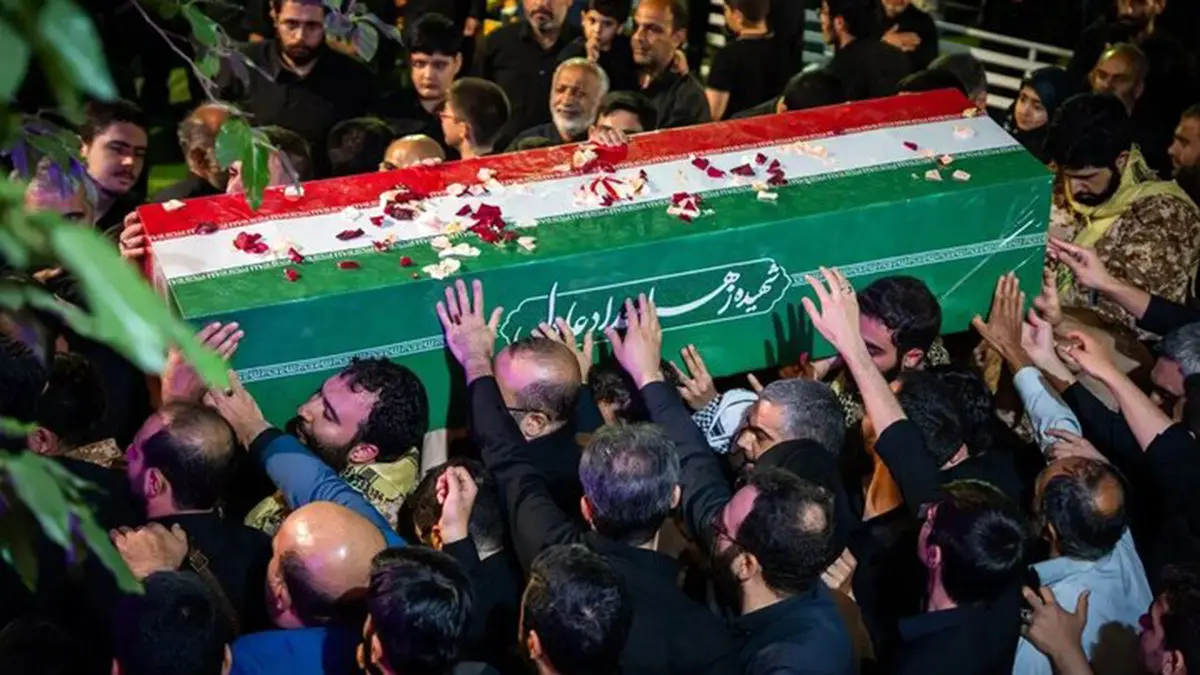 فیلم لحظه خداحافظی با رهبر شهید