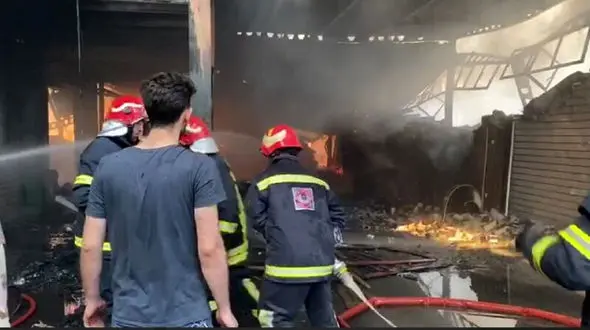 مهار آتش سوزی کارخانه تولید درب سلماس