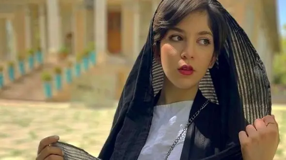 فیلم / بیوگرافی سروین ضابطیان و فیلم اجرای او با سینا ساعی در کارناوال + سن و ازدواجش