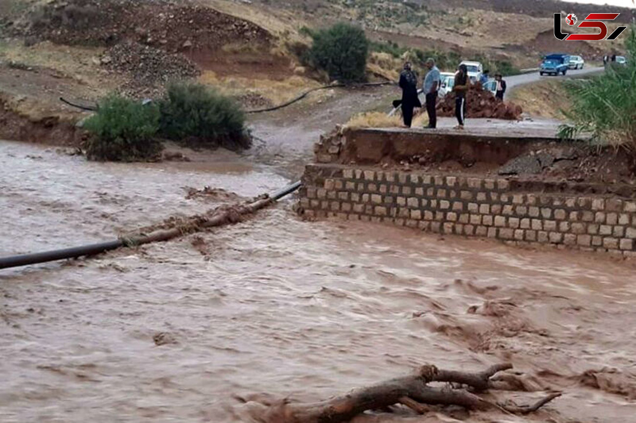 قطع راه ارتباطی 17 روستا در ریگان به دلیل طغیان رودخانه ها