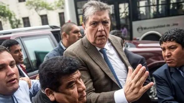 خودکشی رئیس جمهور پیشین پرو قبل از دستگیری / او تیرخلاص زد