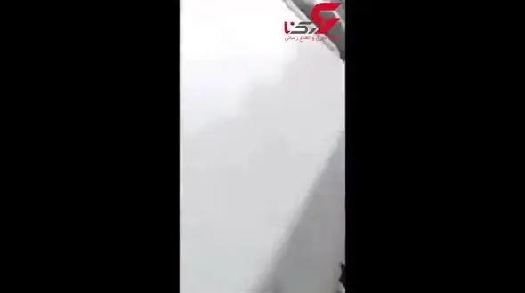 فرار از مرگ یک تعمیرکار در زیر قطار + فیلم