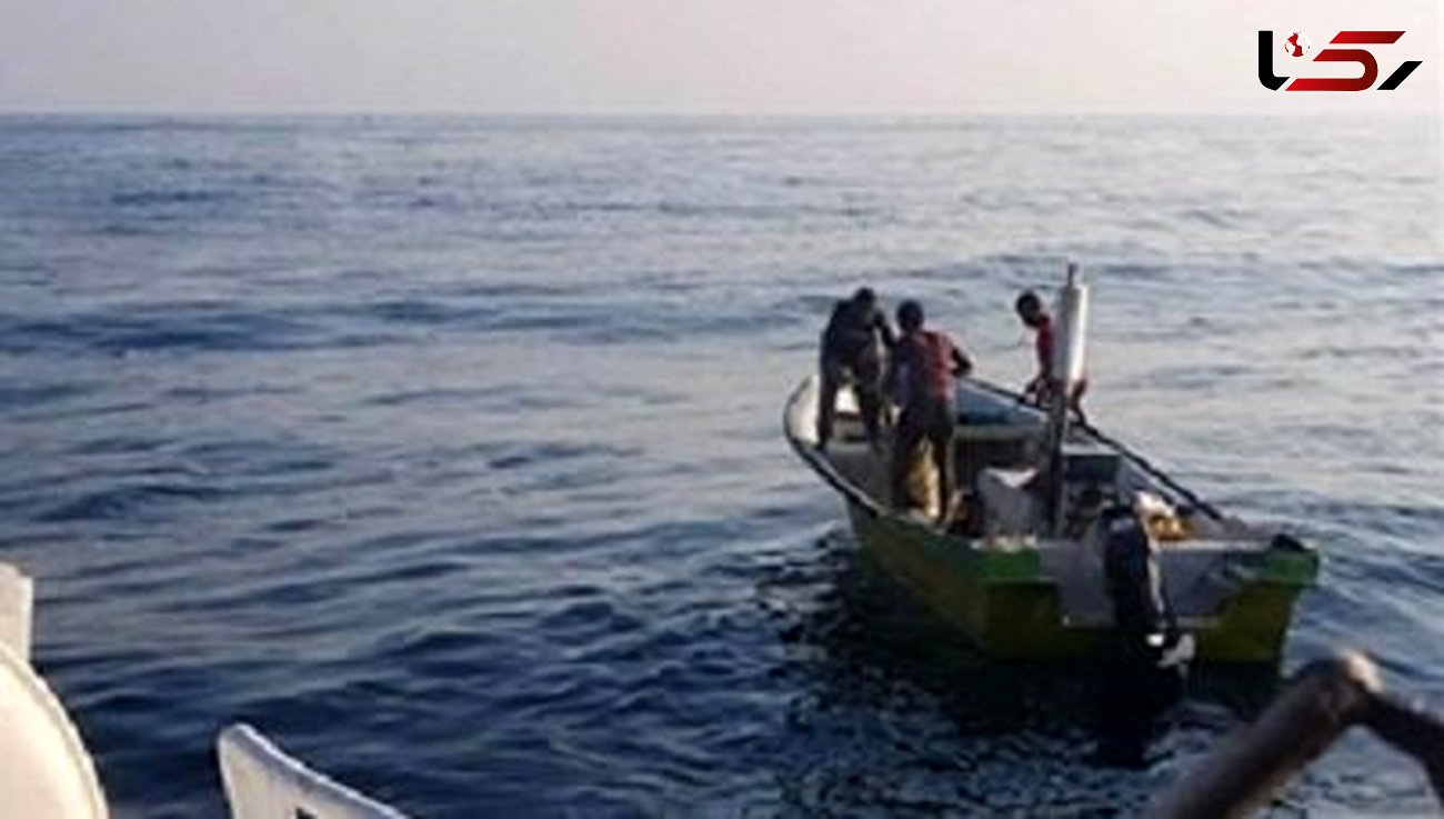 نجات جان 3 صیاد پس از تلاشی 9 ساعته در آب‌های جنوب کیش