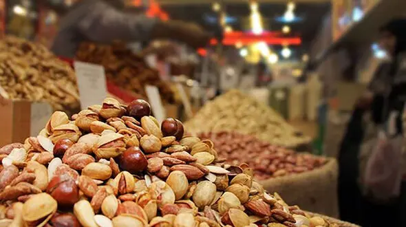 در آستانه شب یلدا/ افزایش ۴۰ تا ۱۰۰ درصدی قیمت آجیل نسبت به سال گذشته/ کاهش ۵۰ درصدی فروش در جنوب تهران