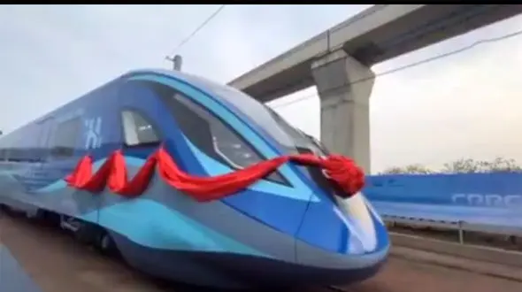 ببینید / رونمایی از سریع‌ترین قطار هیدروژنی جهان در چین