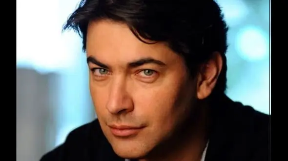 فیلم پشت صحنه خنده دار عروس خوش قدم / شیطنت بامزه و جذابیت پارسا پیروزفر