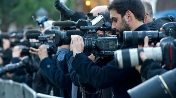 اکثریت خبرنگاران ایران زیر خط فقر قرار دارند / گم شدن اصالت خبر زیر خط فقر + صوت