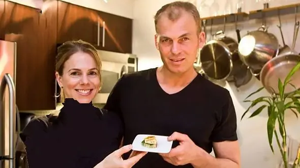 چندش آور /  پنیرهای این سرآشپز مزه شیر زنش را می دهد !+ عکس زن و شوهر جنجالی