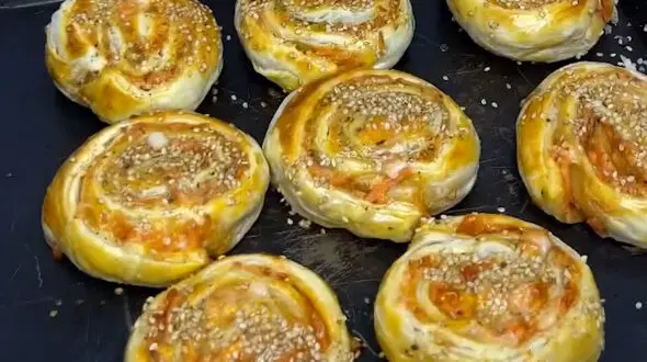 طرز تهیه شاورما باطعم مرغ پنیری و مینی پیتزا در منزل