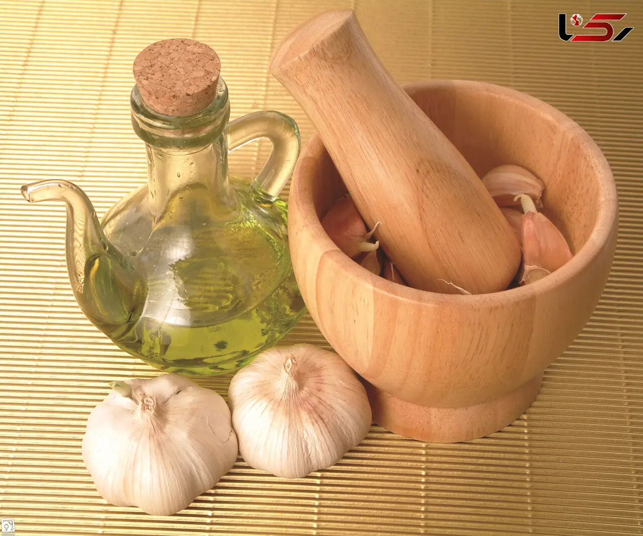 خواص باور نکردنی روغن سیر در رشد مو