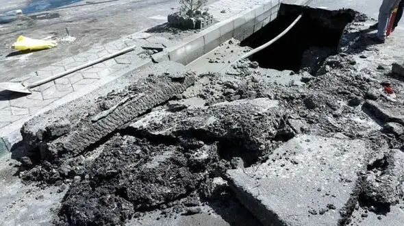 زمین در شهرری دهان باز کرد+ عکس