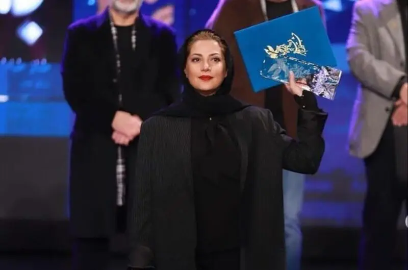 طناز طباطبایی