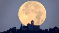 شامگاه ۱۴ آبان بزرگ‌ترین و درخشان‌ترین ابر ماه سال آسمان را نقره‌ای می‌کند