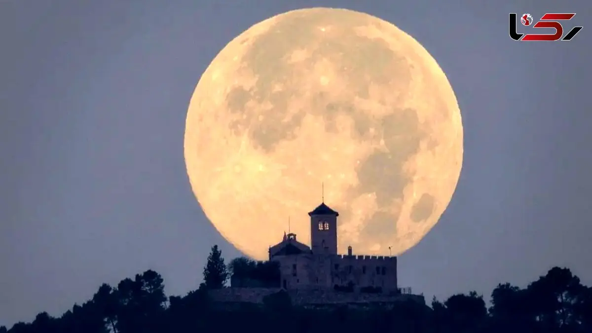 شامگاه ۱۴ آبان بزرگ‌ترین و درخشان‌ترین ابر ماه سال آسمان را نقره‌ای می‌کند