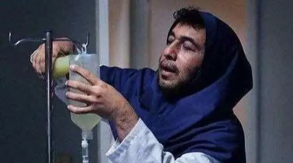 فیلم/ به بهانه روز پرستار یادی کنیم از سکانس های خنده دار با نقش آفرینی اسطوره های صبر در مقام پرستار/ بهرام افشاری، نعیمه نظام دوست، متین ستوده، رضا عطاران و...!
