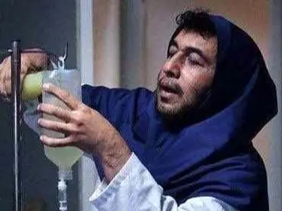 فیلم/ به بهانه روز پرستار یادی کنیم از سکانس های خنده دار با نقش آفرینی اسطوره های صبر در مقام پرستار/ بهرام افشاری، نعیمه نظام دوست، متین ستوده، رضا عطاران و...!