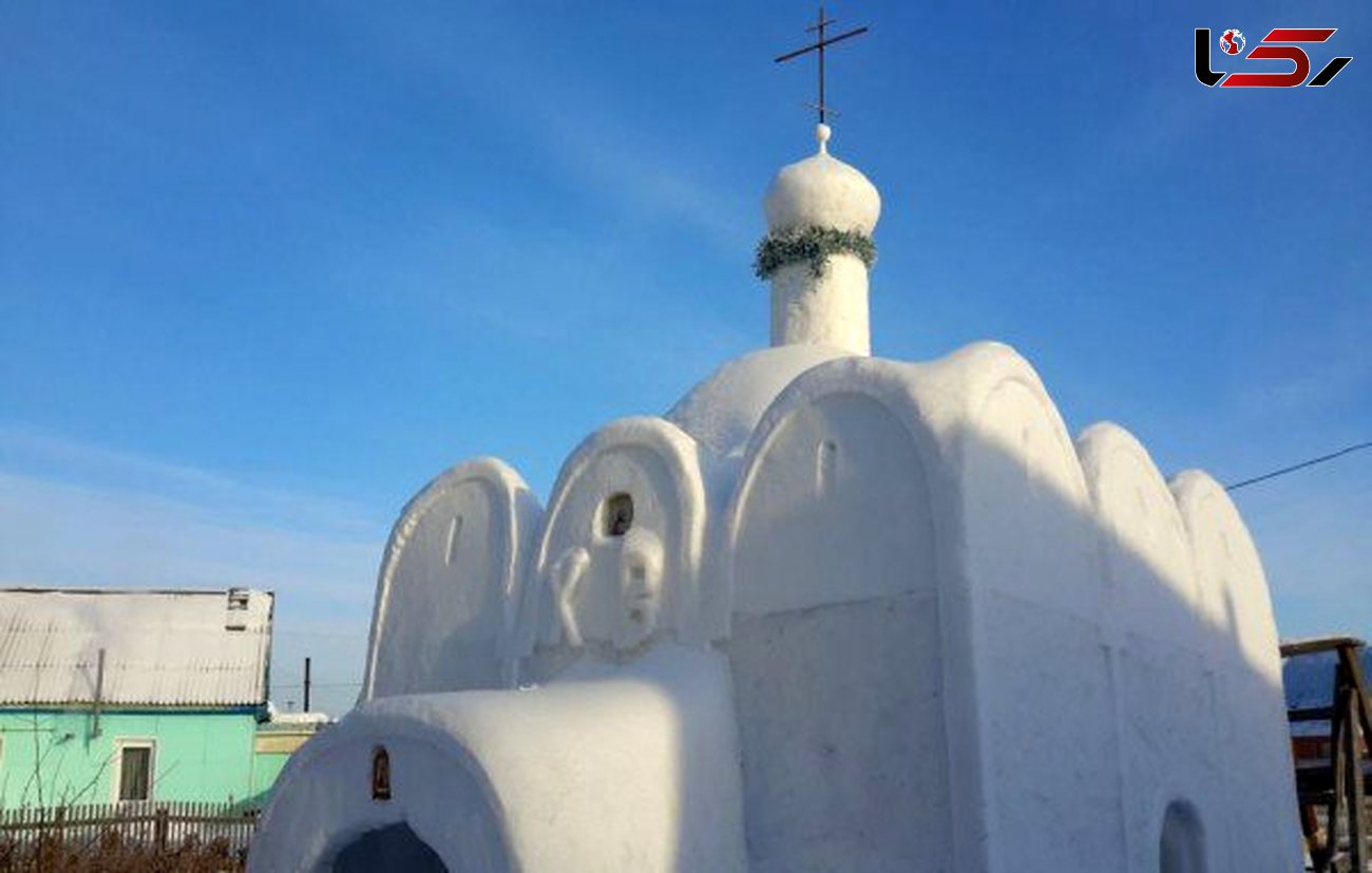 ساخت یک کلیسای برفی در روسیه