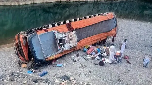 کشته شدن 20  پاکستانی در تصادف بلوچستان / 50 مسافر دیگر اتوبوس زخمی شدند 