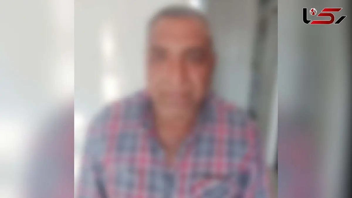 این مرد خارجی در نقش پلیس پول به جیب می زد + عکس