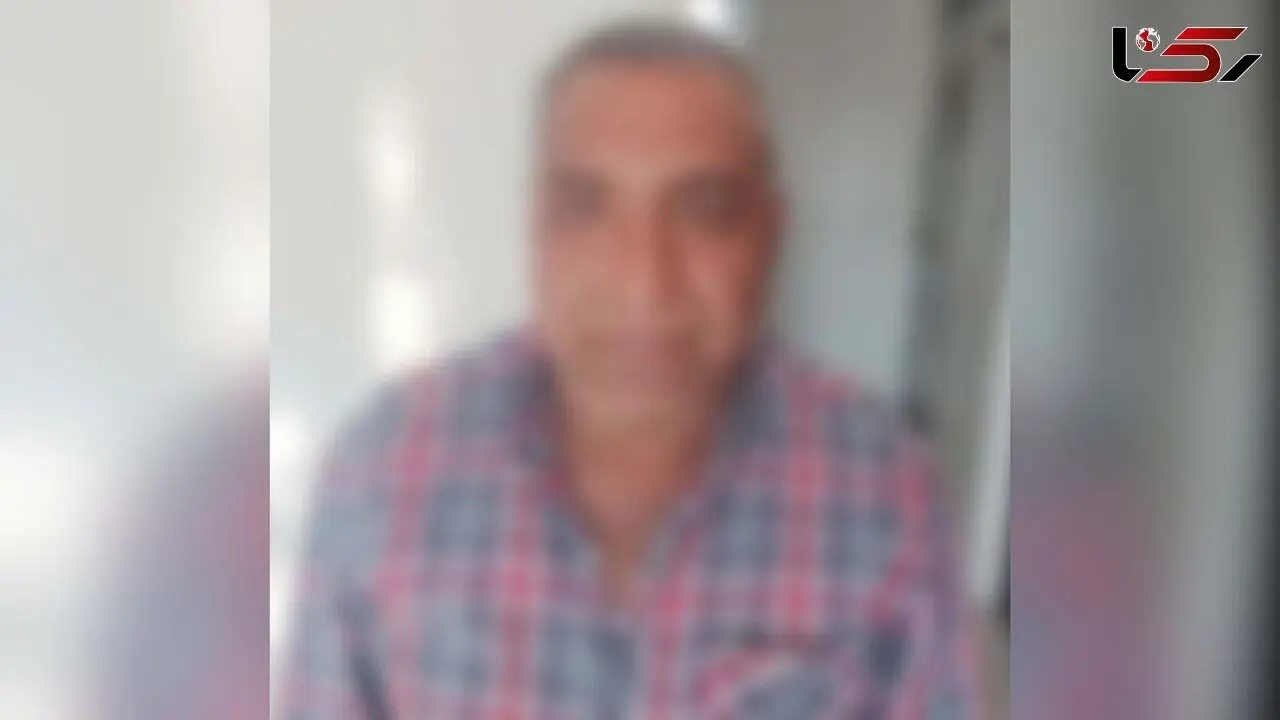 این مرد خارجی در نقش پلیس پول به جیب می زد + عکس
