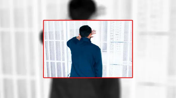 رییس شرکت بدون توجه به التماس هایم مرا تسلیم خودش کرد! / آقای مهندس به شلاق و تبعید محکوم شد