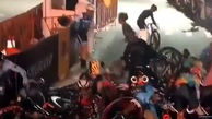 فیلم فاجعه هولناک و خنده دار در مسابقات دوچرخه سواری / ببینید