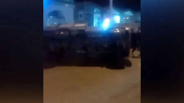 فیلم عجیب از چپ کردن نیسان در بازار تره بار تهران / همه شوکه شدند