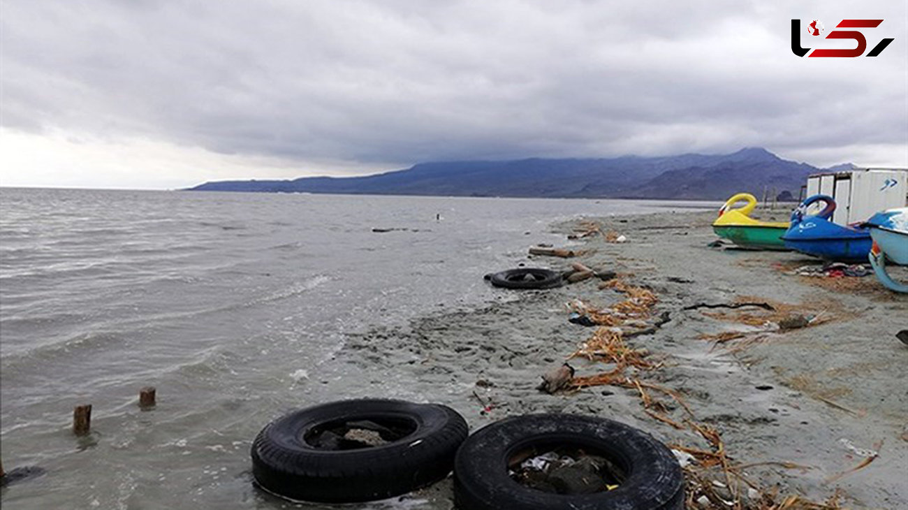  کاهش روزانه وسعت "دریاچه ارومیه" و ادعای "خوب بودن حال" این دریاچه از سوی مسئولان!