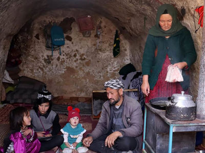 چلومرغ و سیب زمینی؛ غذای سنتی روستایی افغانستان را ببینید + فیلم
