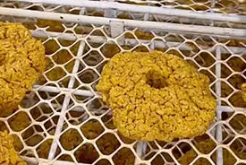 مراحل تهیه ترخینه و آش ترخینه + فیلم